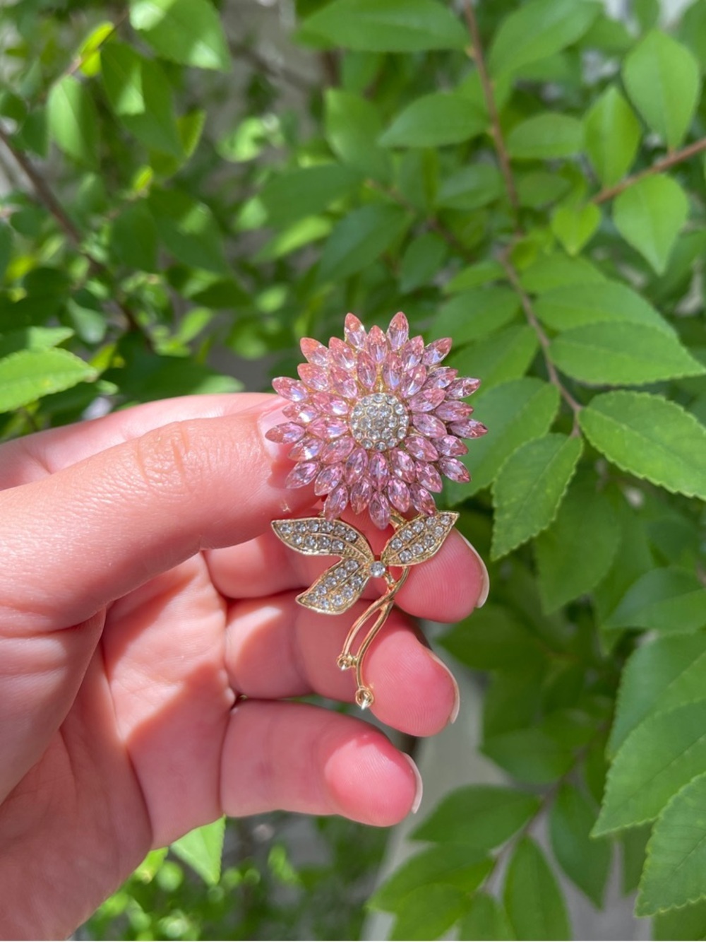NEW! Elegant Pink Crystal Flower Brooch. Amazing Flower Pin 🌸  (A2-90)